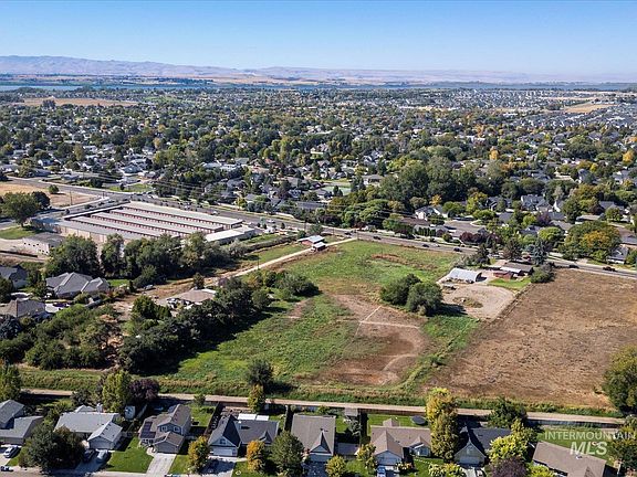 3rd image of 604 S Midland Blvd