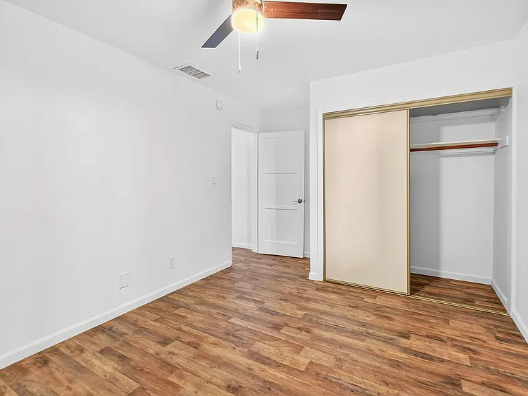 572 Federal St — Photo 11
