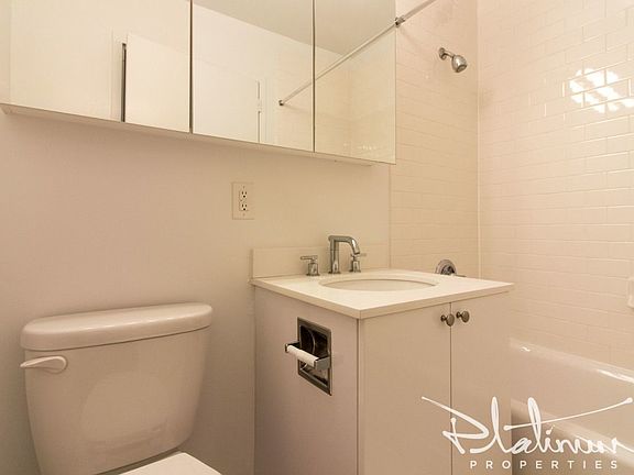 5th image of 45 Wall St #4