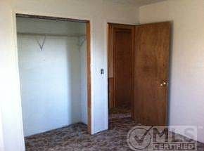 master bed/ closet