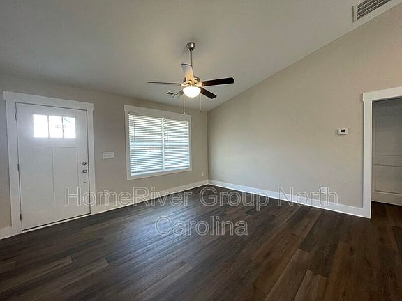 2nd image of 1121 Baker Blvd