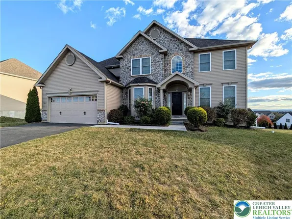 254 Danbury Dr, Nazareth, PA 18064