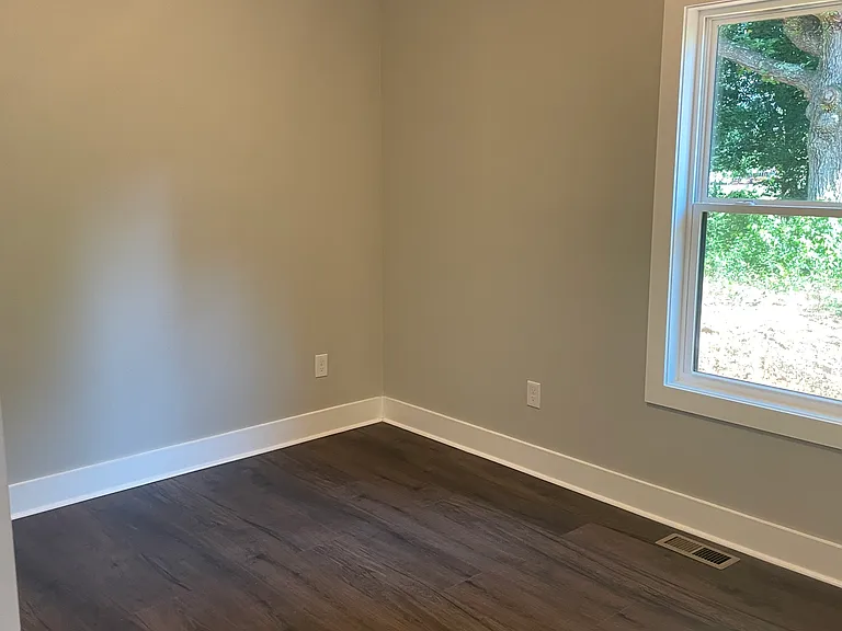 352 Boles Rd — Photo 9