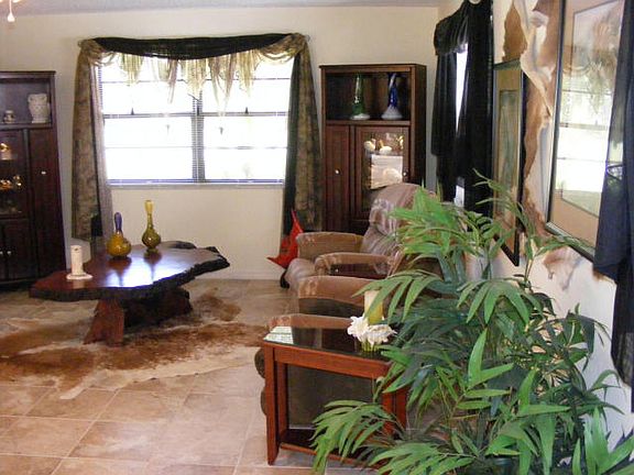 4th image of 2834 NE Rosetree Dr