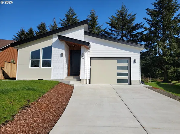 16 Linquist Ln, Cathlamet, WA 98612