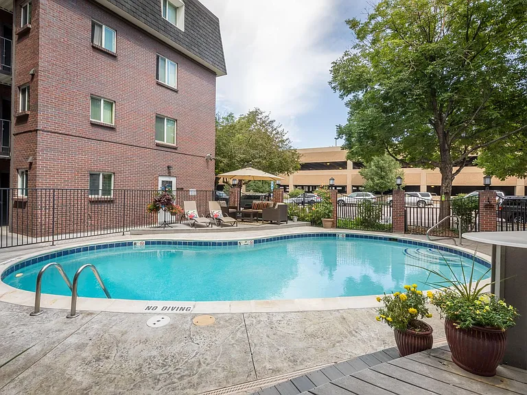 Windsong Apartments — Photo 34