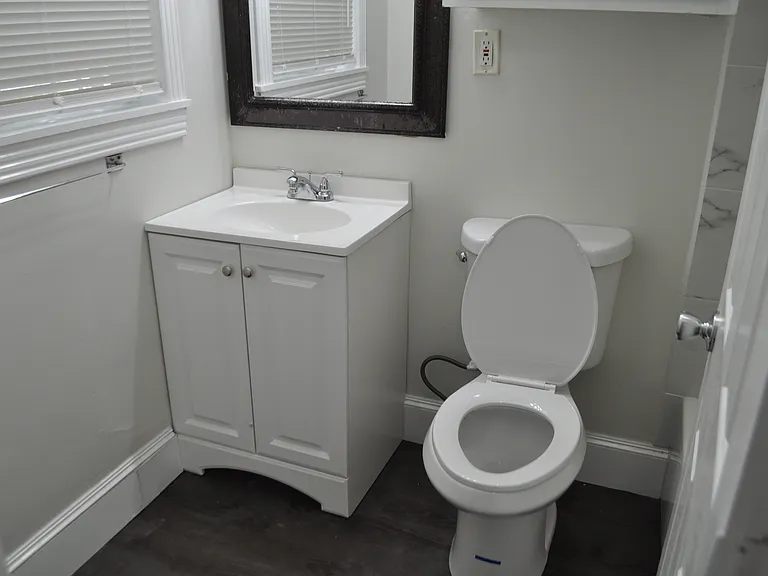205 E Travis St — Photo 8