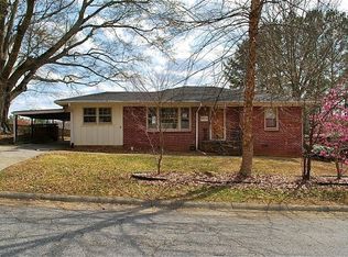 890 Cherokee Trl SE, Smyrna, GA 30080