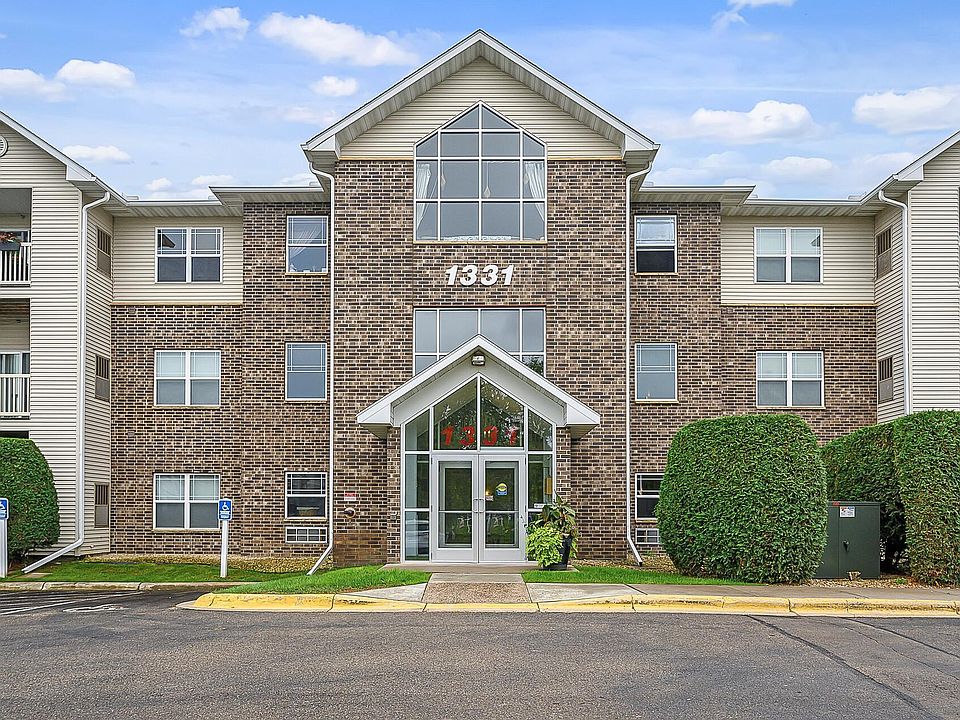 1st image of 1331 Lake Dr APT A306