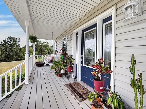 2nd image of 271 Pleasant Knoll Rd
