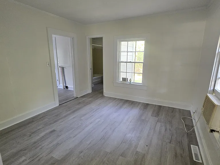 166 Kingsville Rd — Photo 4