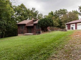 2570 Sugar Bottom Rd NE, Solon, IA 52333