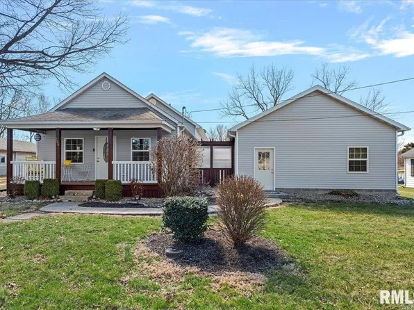 208 E Teak St, Thayer, IL 62689