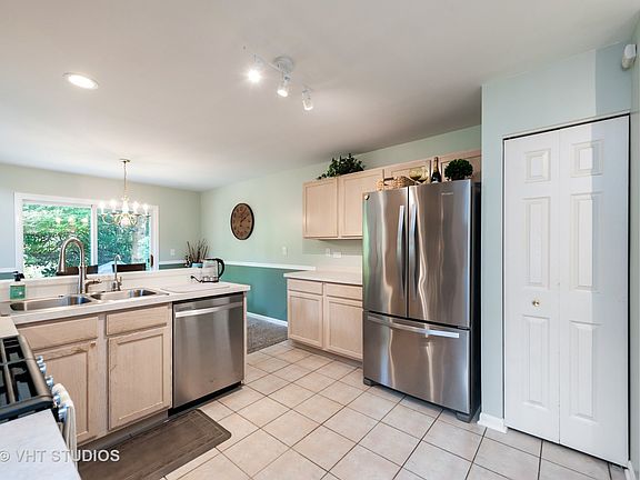 3rd image of 2036 Orchard Ln