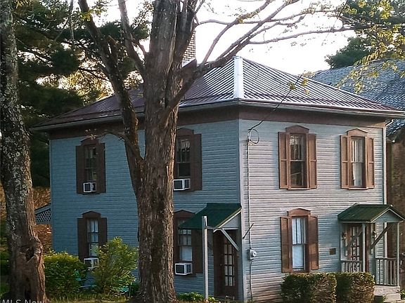 2nd image of 108 E Main St