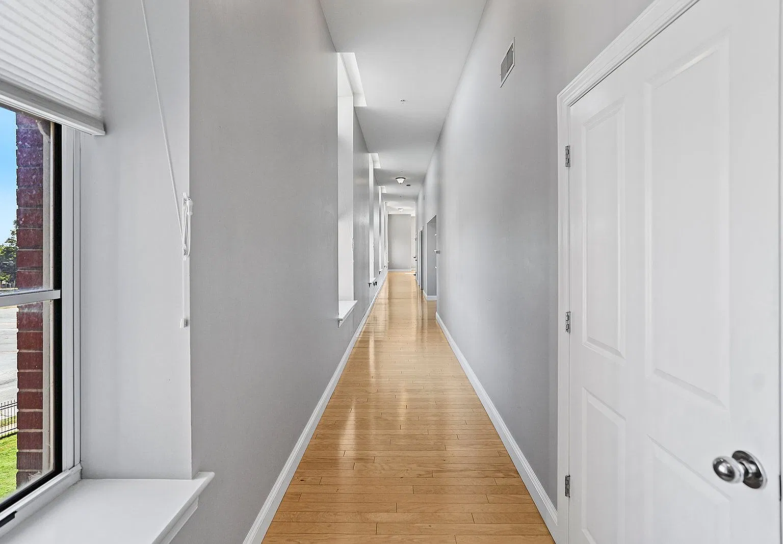 2 bed, 2.0 bath, 1360 sqft, $2,000 — Photo 3