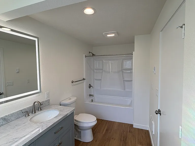 1050 NE Butler Market Rd #20 — Photo 30
