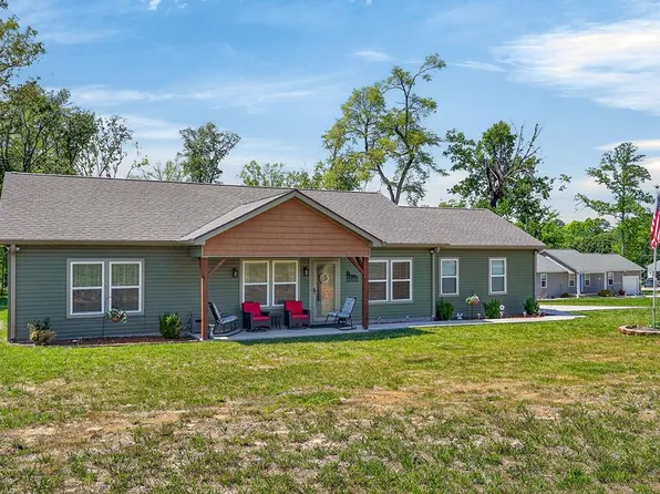 1010 Noel Dr, Cookeville, TN 38506