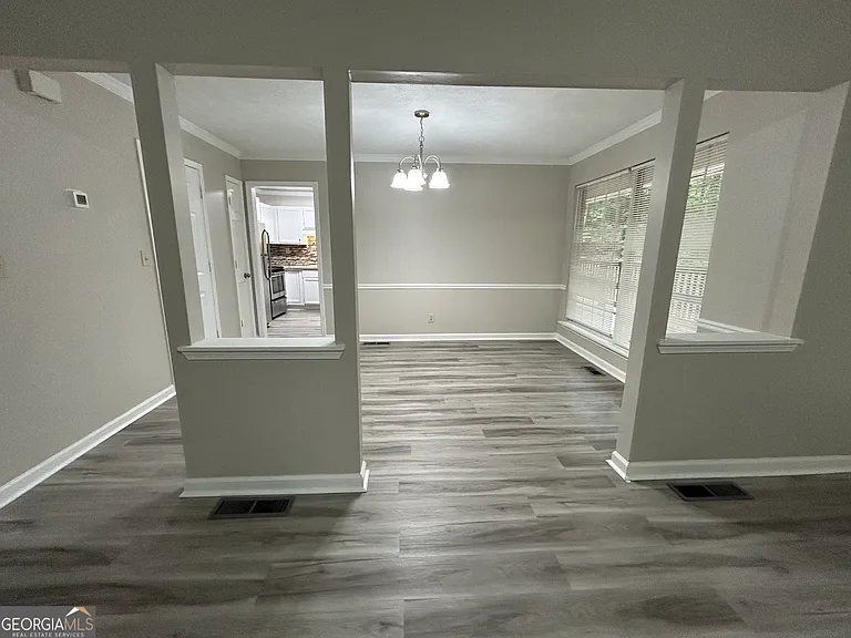 1002 Kathleen Ct — Photo 4