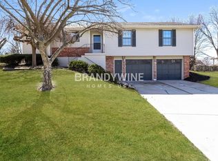 611 W Walnut St, Raymore, MO 64083