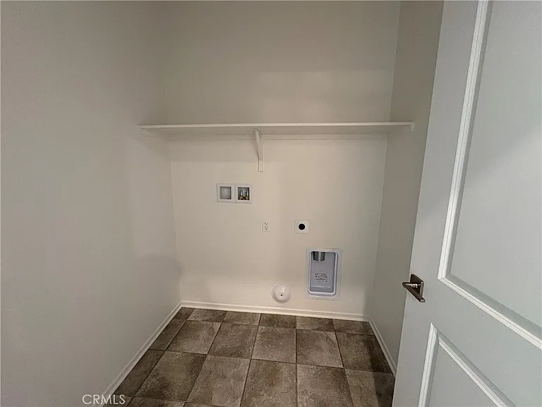 8439 Bickmore Ave — Photo 10