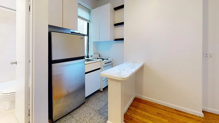 Rented by Bond New York | media 9