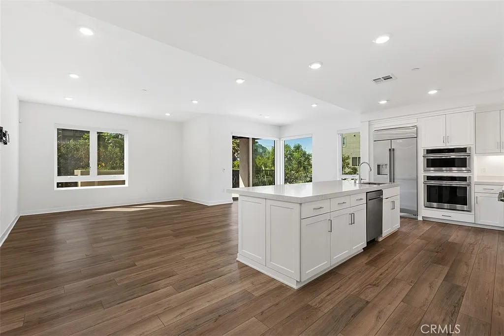 Building Photo - 4200 Rivington