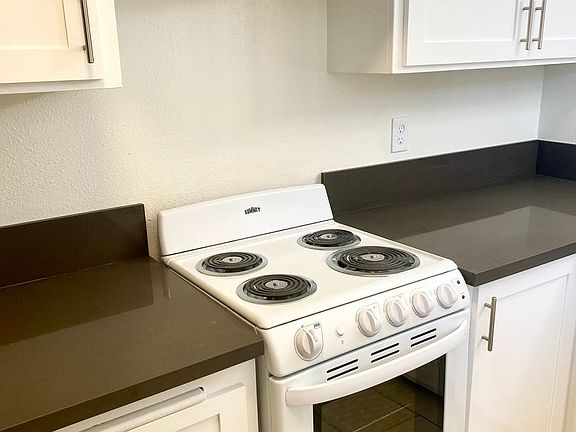 4th image of 315 E Washington Ave APT 3E