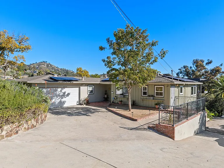 3875 Rogers Rd — Photo 25