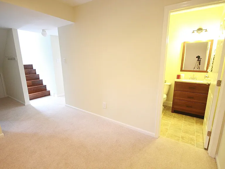 27 Michael Ln — Photo 12