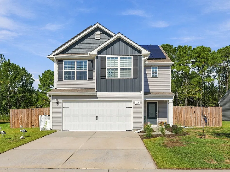 1329 Patti Ln SE