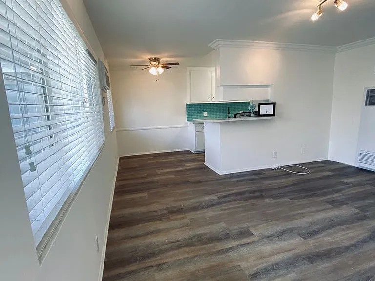 15114 Dickens St. — Photo 3
