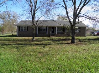 16 S Patrick Rd, Fayetteville, TN 37334