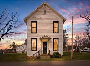 9 Locust St, Farmington, AR 72730