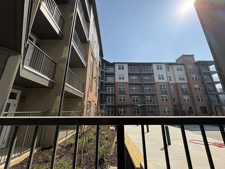 District on the Etowah Apartments — Photo 458