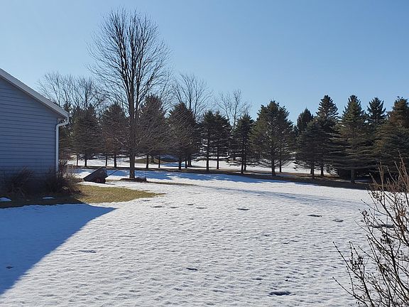 3rd image of 6823 Bellvue Ct