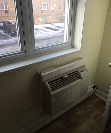 4th image of 2035 W Granville Ave #C209