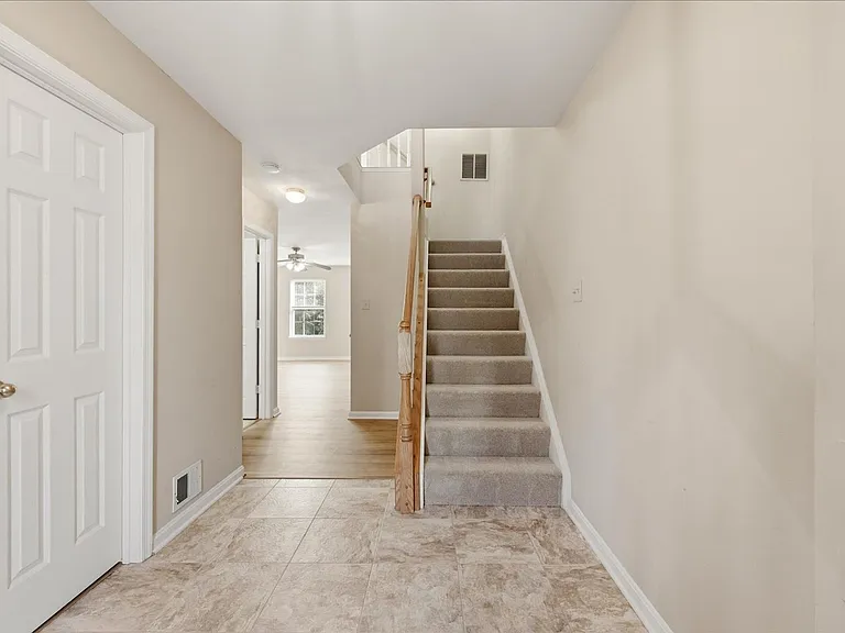 46030 Bayswater Ter — Photo 2