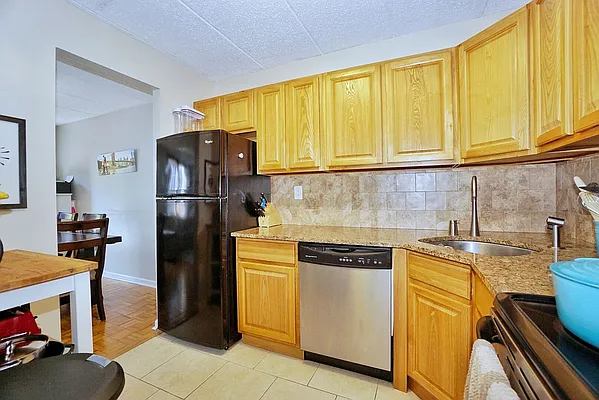 Sold by REMAX Elite | media 5