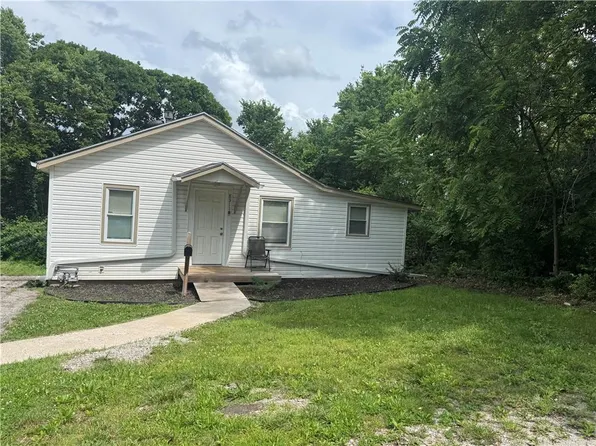 8311 Wabash Ave, Kansas City, MO 64132