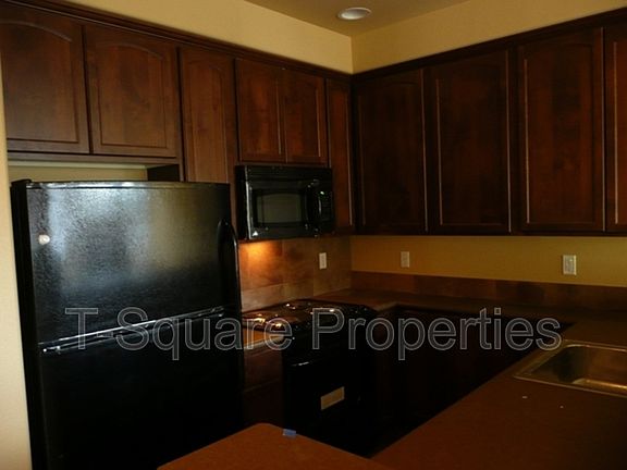 3rd image of 9505 NE 180th St APT 102