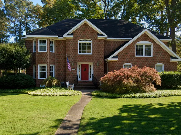1209 Smith Cove Cir, Virginia Beach, VA 23455