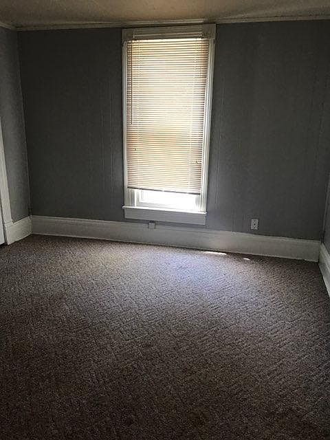 2nd image of 811 W Huntington Ave APT A