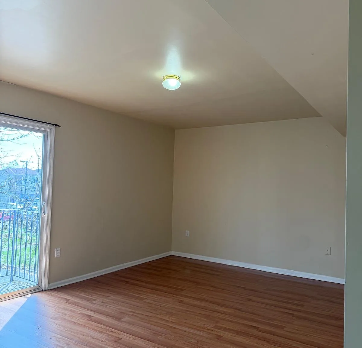 3 bed, 1700 sqft, $2,700 — Photo 4