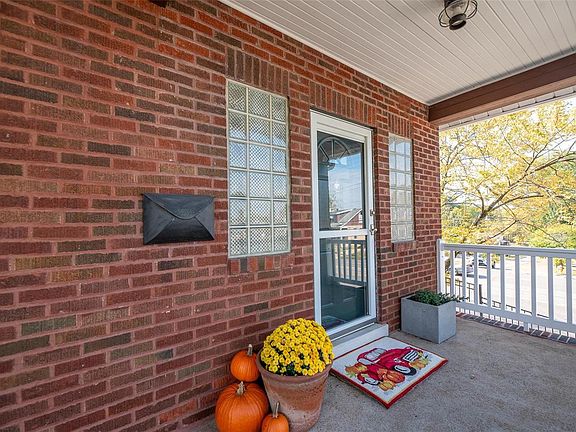 3rd image of 7456 Richmond Pl