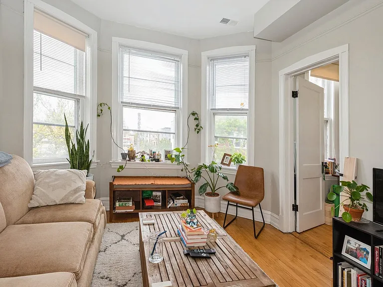 845 N Leavitt St #3F — Photo 3