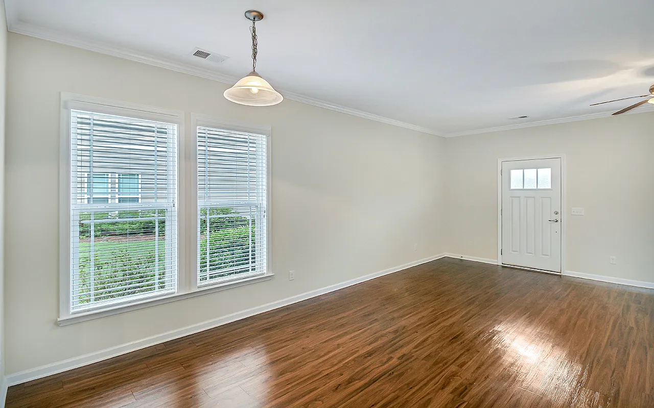 3 bed, 2.5 bath, 1584 sqft, $1,850 — Photo 4