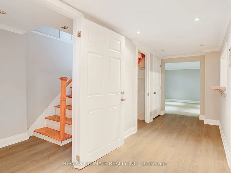 114 Canlish Rd — Photo 2