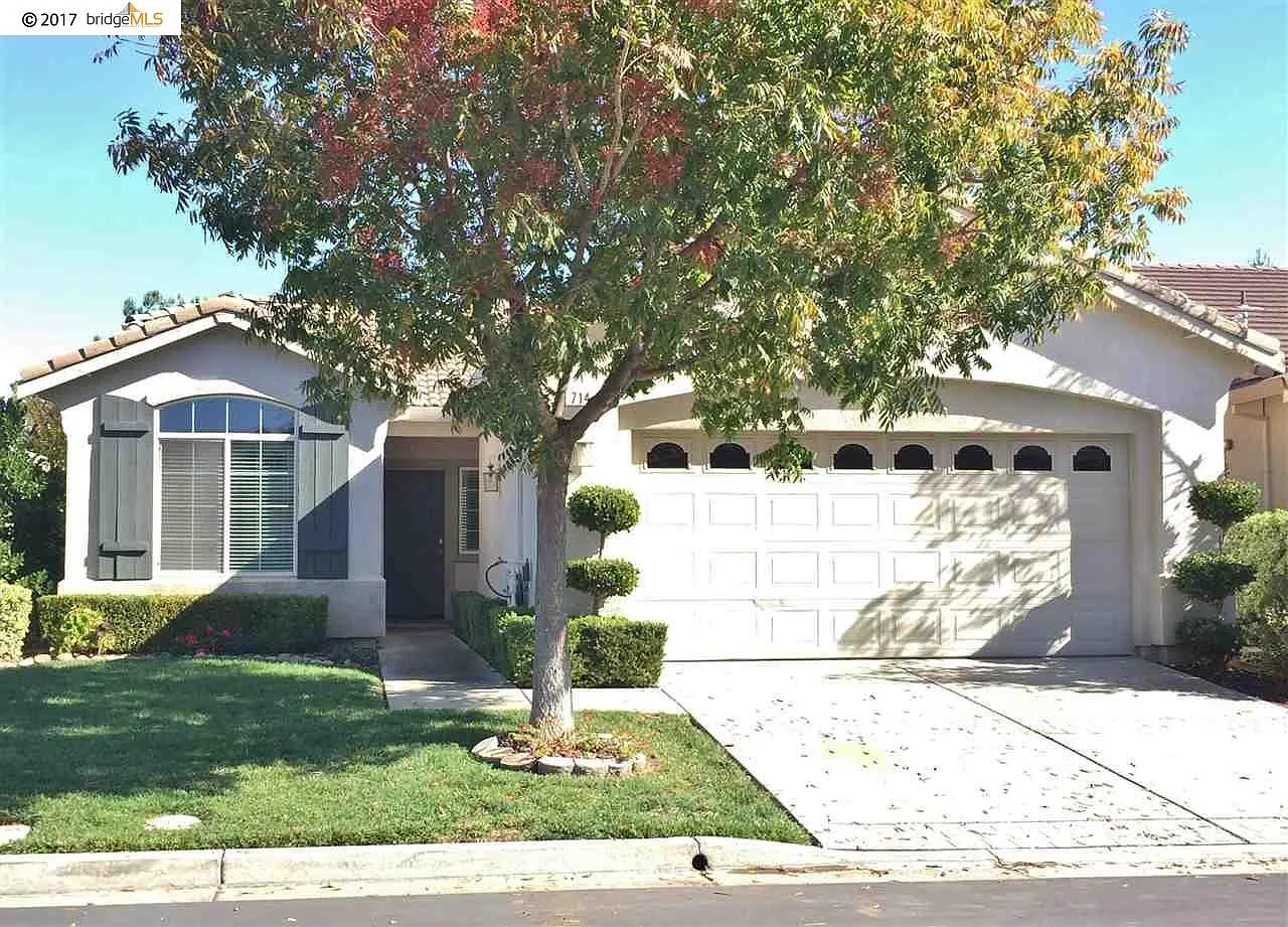 714 Stewart Way photo 1