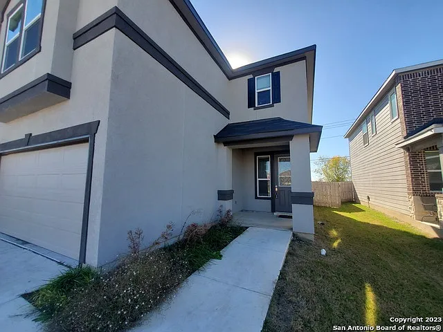 3 bed, 2.5 bath, 1780 sqft, $1,995 — Photo 4